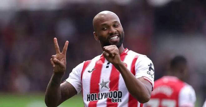 曼联对阵布伦特福德，胜利一触即发，能否阻挡传中球成焦点？