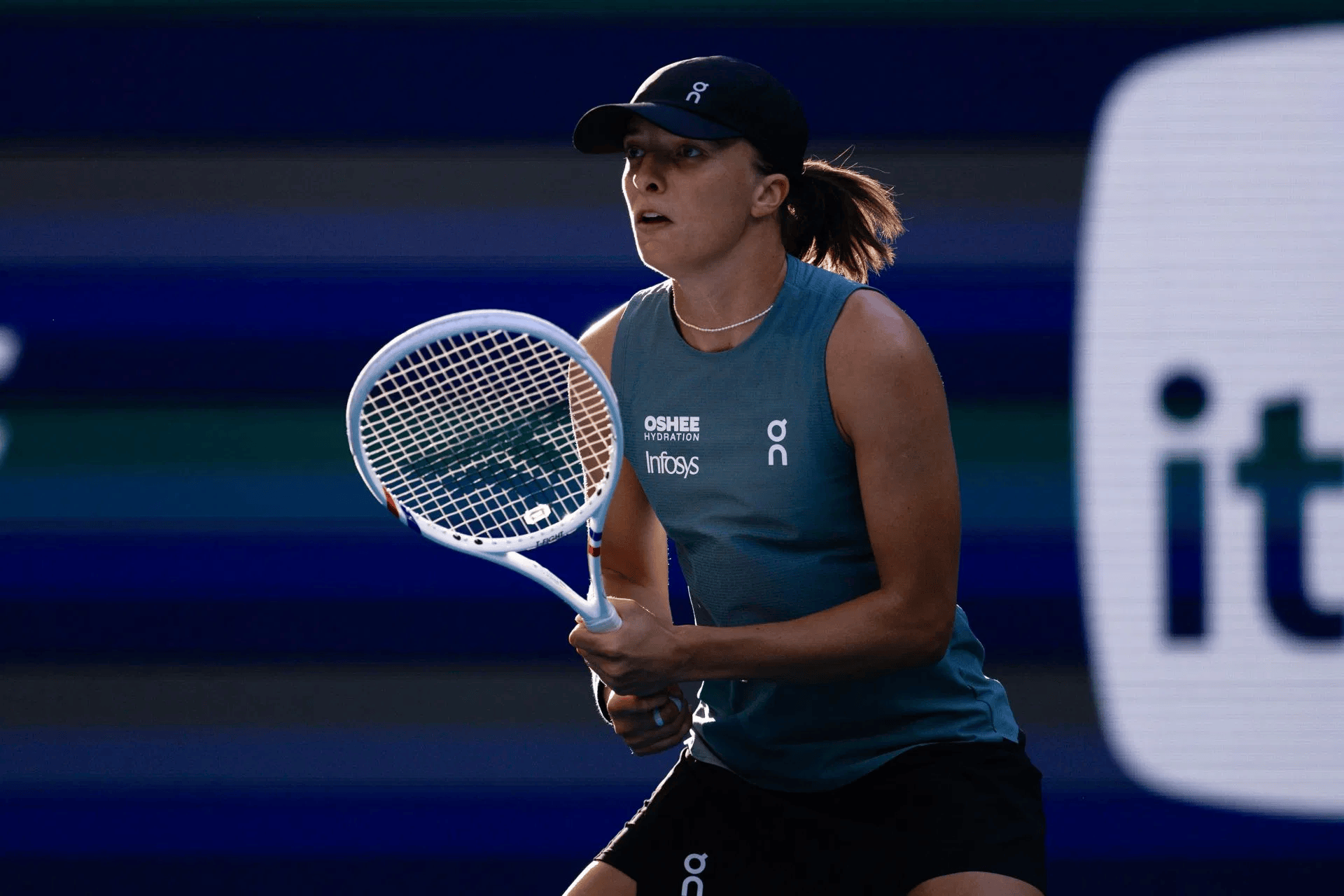 斯瓦泰克无预警炒掉教练费塞特！她将聘请沃兹尼亚奇父亲