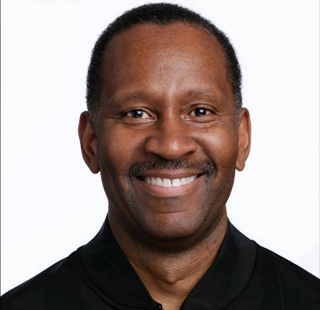 NBA官宣次轮G6裁判组：詹姆斯任刺狼主裁判 扎克任骑塞主裁判